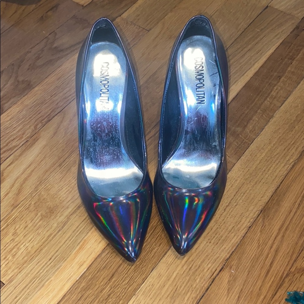 Cosmopolitan gray iridescent